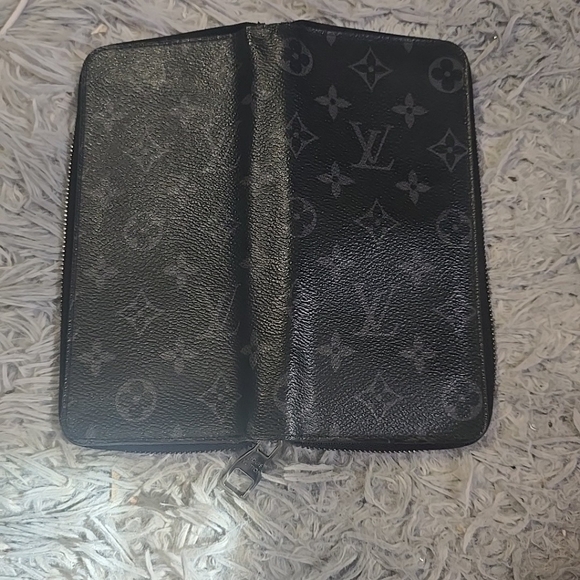 Louis Vuitton Mono Black & Gray Eclipse Vertical Zippy Long Wallet (EUC)COA🩶🖤 - Picture 8 of 13